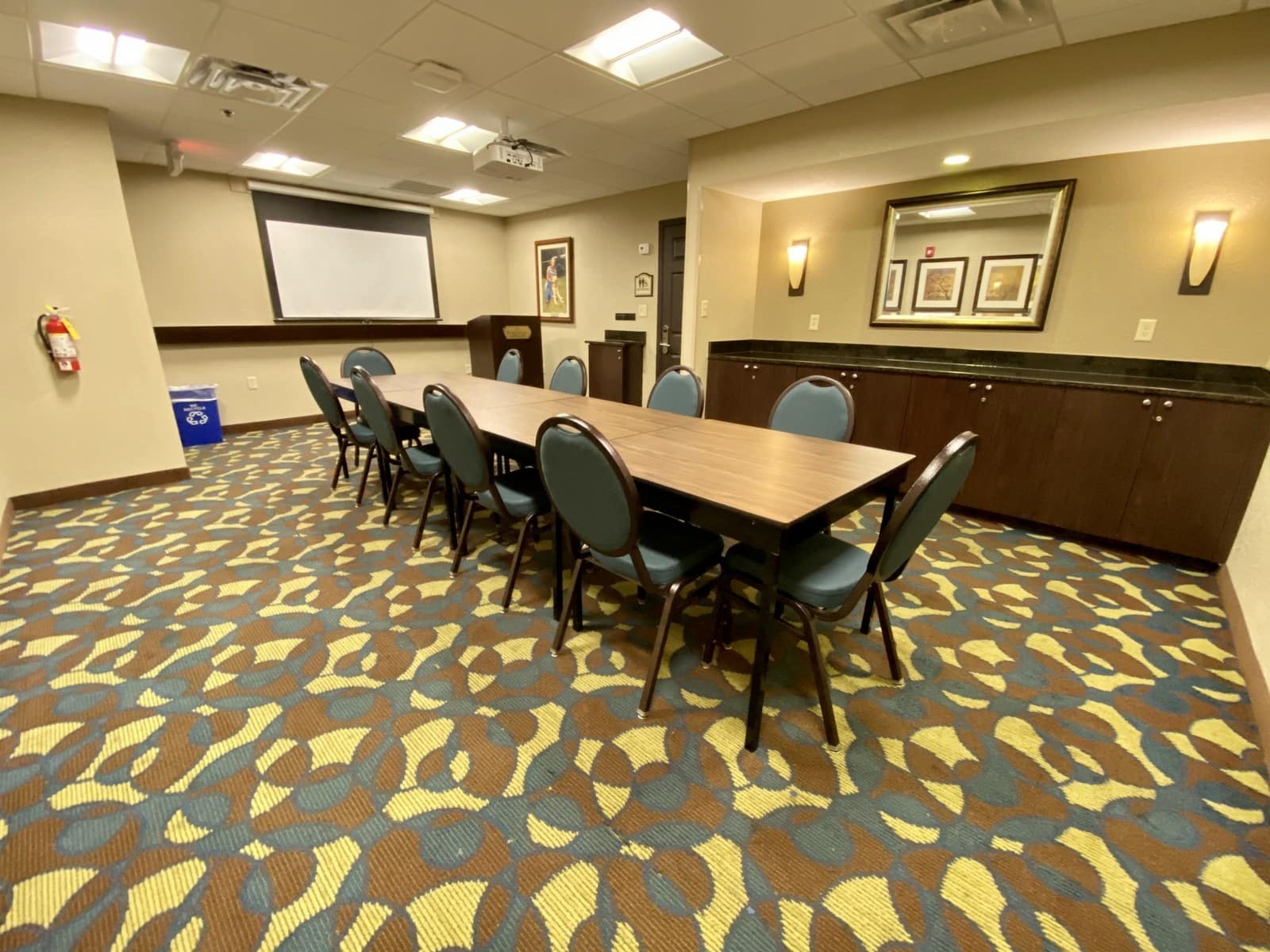 Rosen Inn International Drive Meeting and banquet spaces