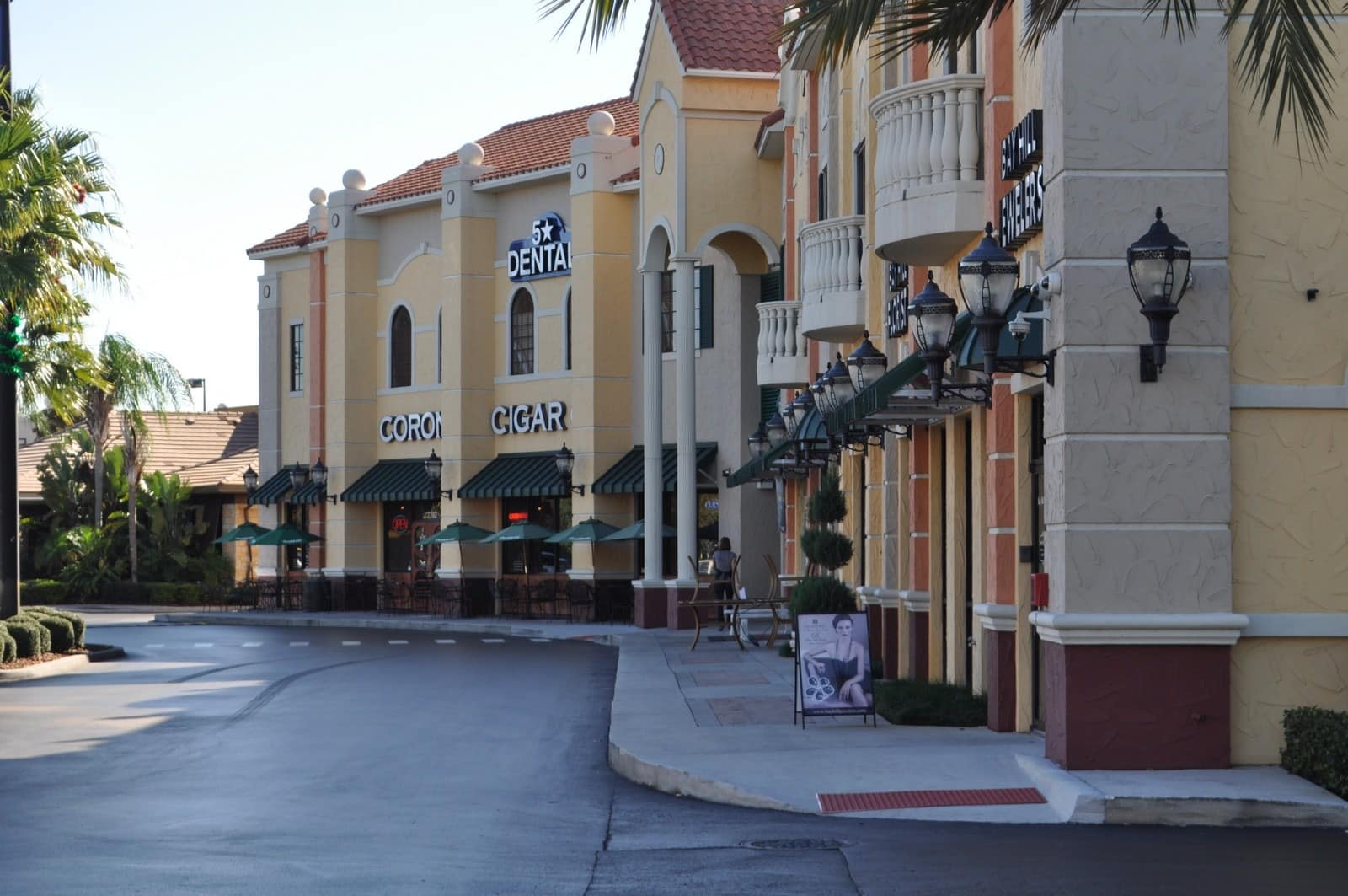 Discover Orlando’s Famed Restaurant Row on Sand Lake Road!