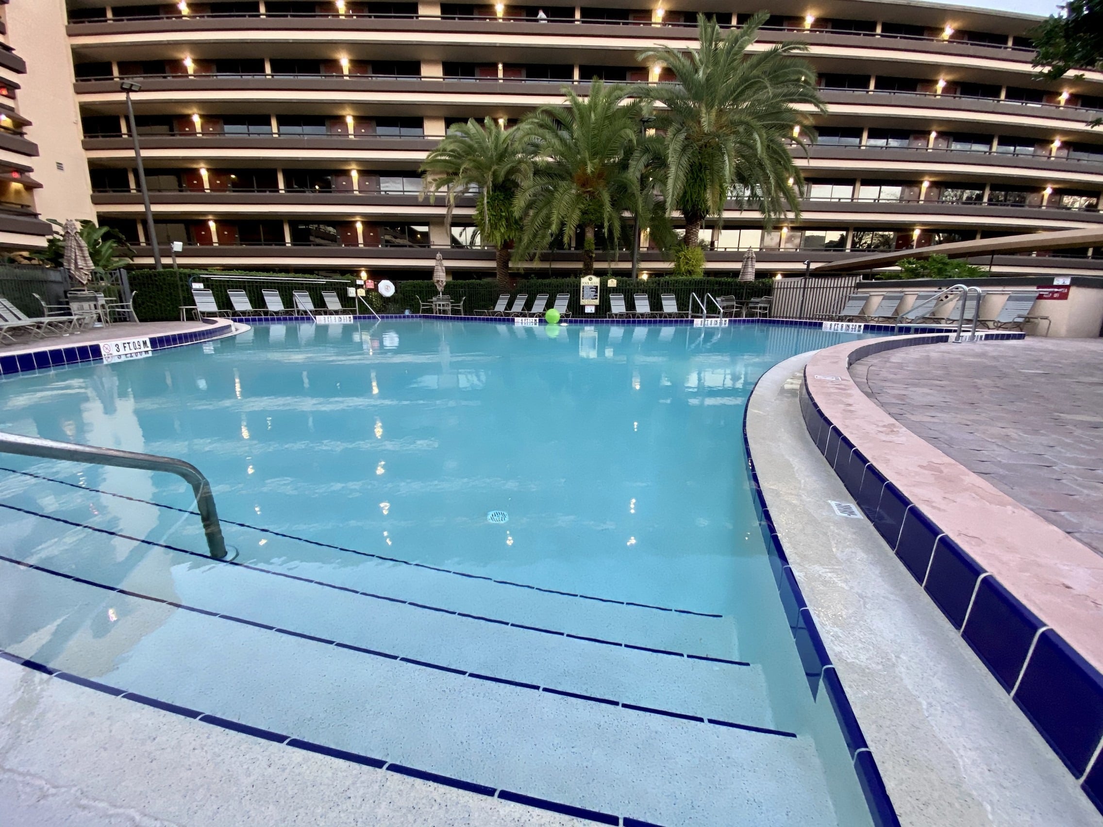 Rosen inn pointe orlando pool area