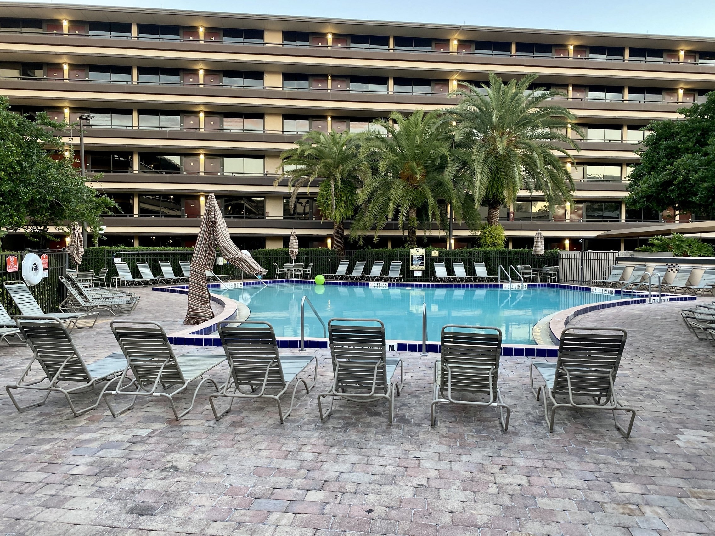 Rosen inn pointe orlando florida pool area