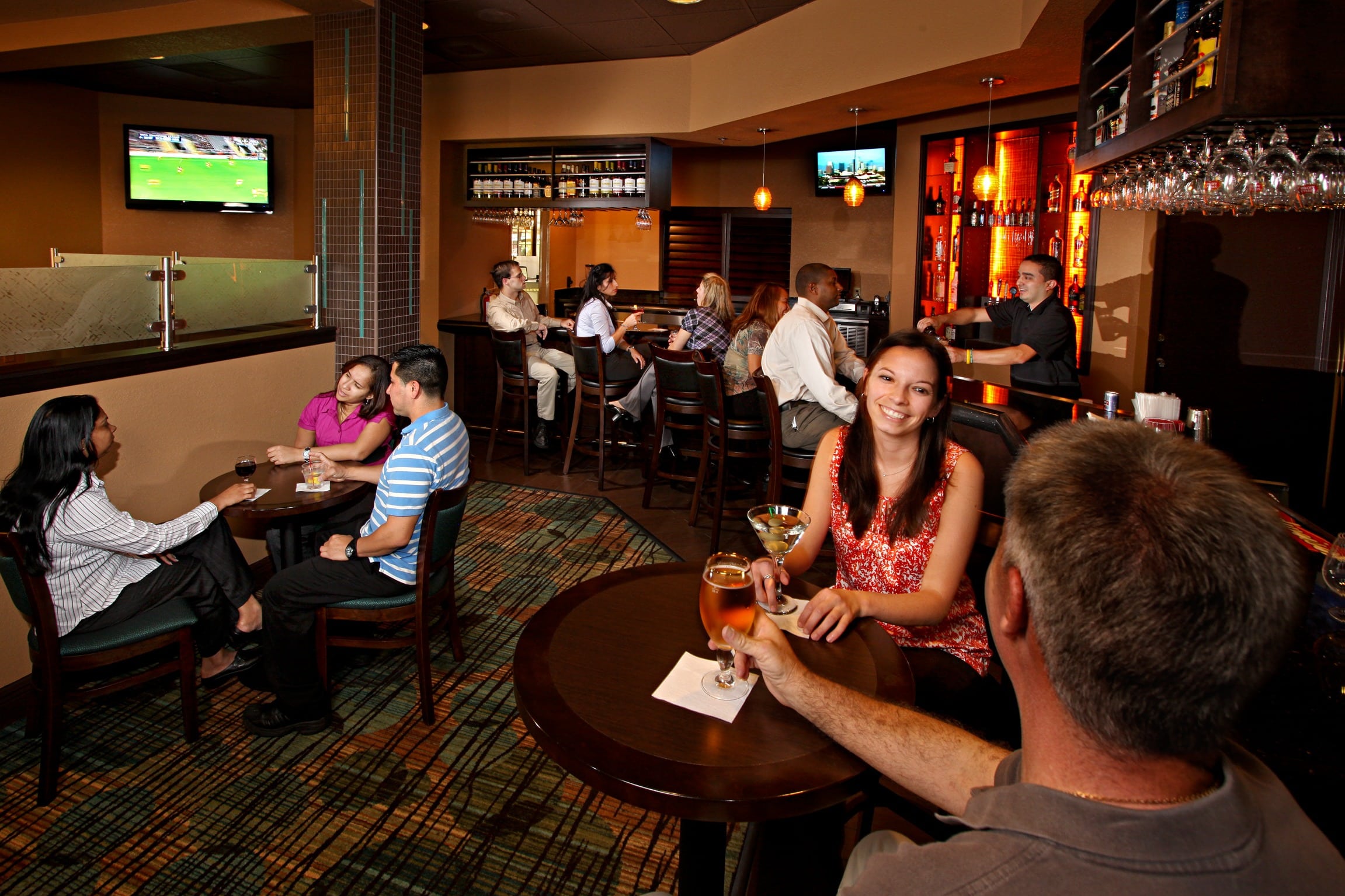 Rosen Inn pointe Orlando Get a Sports Bar Atmosphere