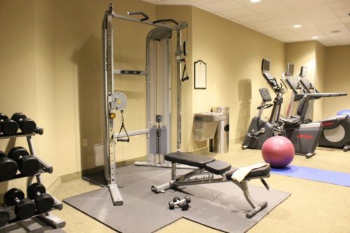 Rosen Inn near universal studios fitness room