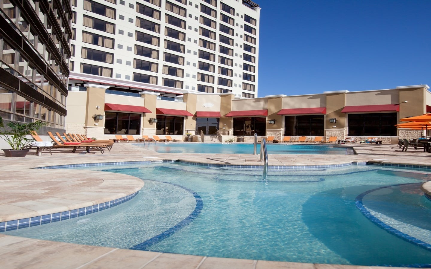 stay cool in the pool at the ramada plaza resort orlando