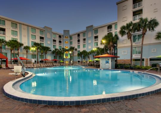 9 Reasons to have your Next Staycation at the Holiday Inn Resort Orlando – Lake Buena Vista