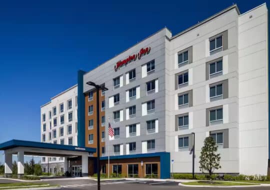 Unwind and Explore: Your Oasis at Hampton Inn Kissimmee North